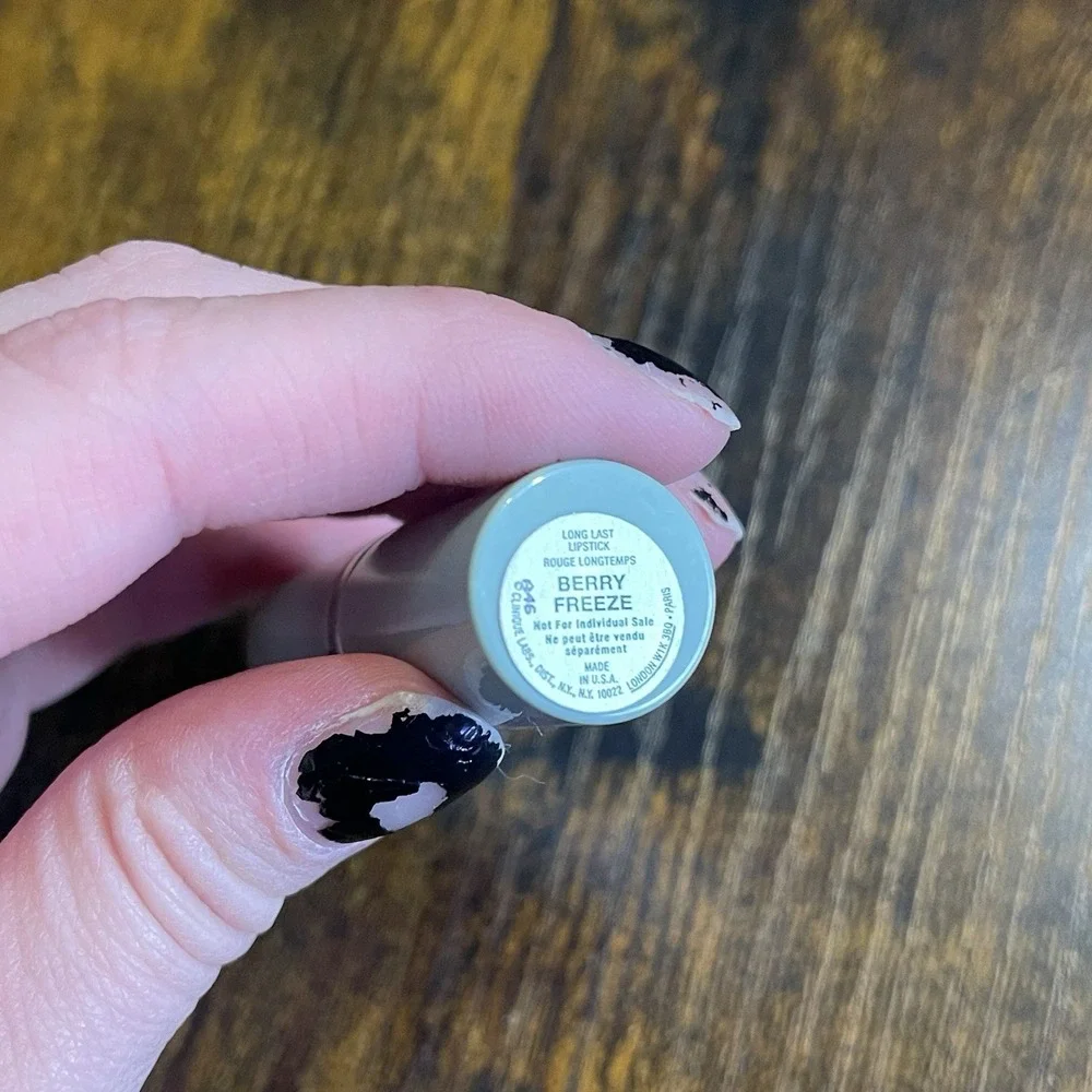 Berry Freeze Clinique Long Last Soft Shine‎ Lipstick Full Size Green Tube READ
